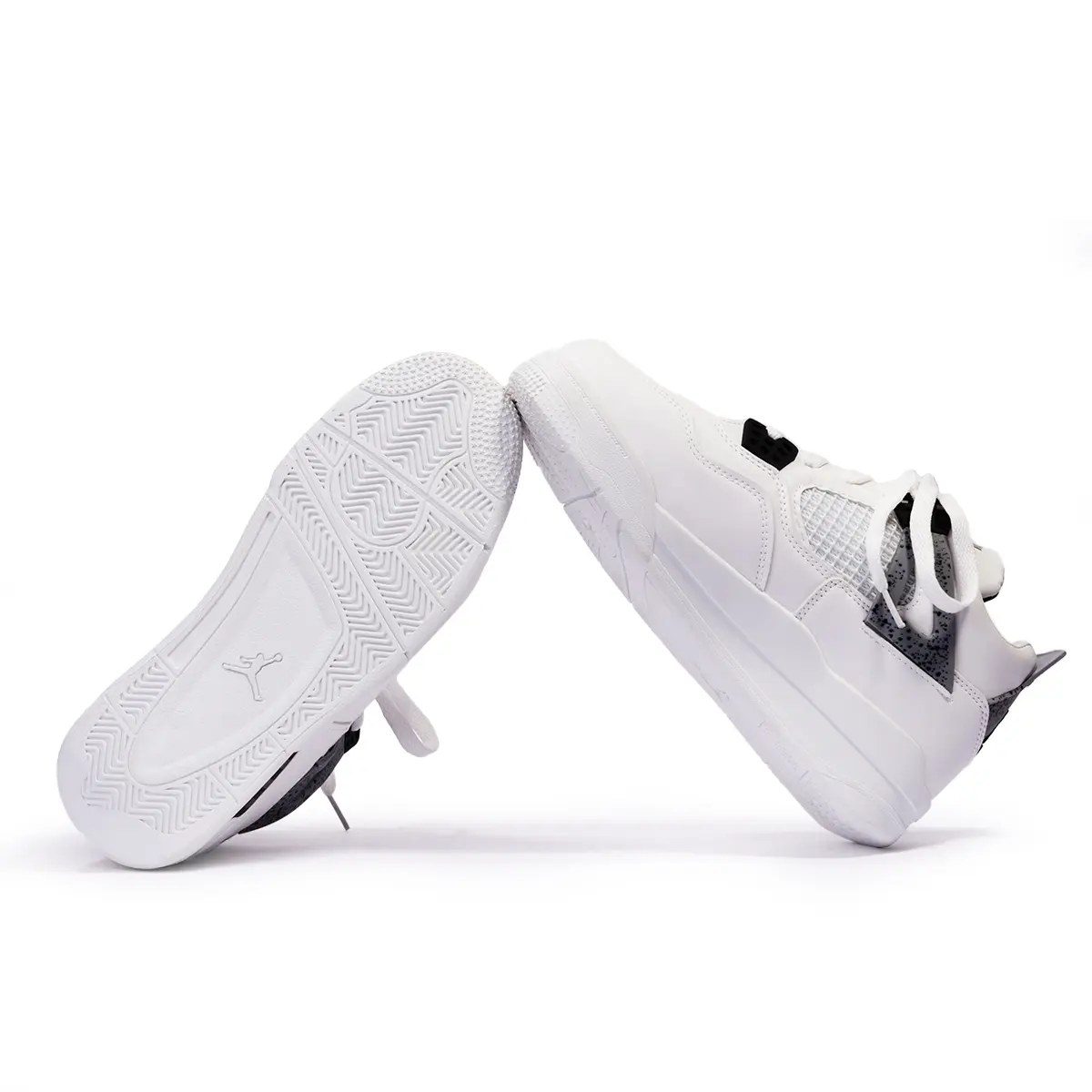 AJ 4 – M013- Kicks