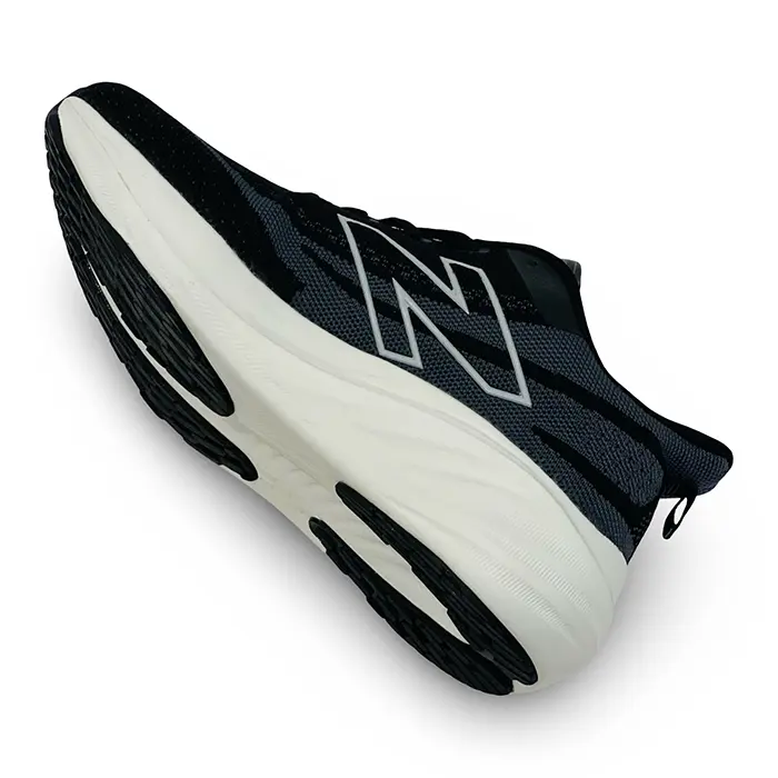 NB FRESH FOAM – M241Kicks